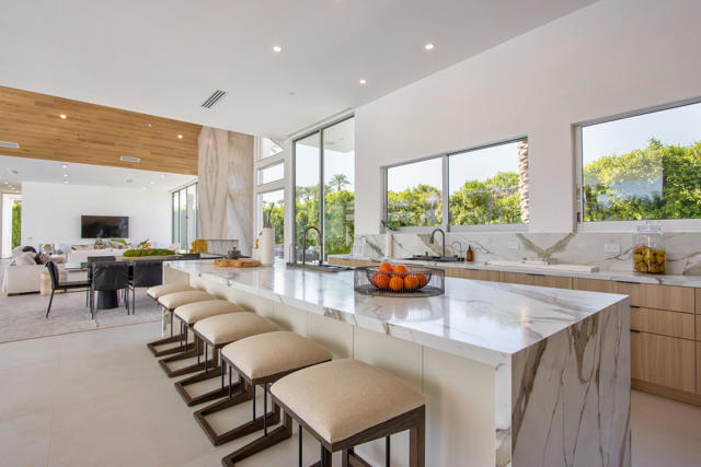 1 Makena Lane, Rancho Mirage CA: https://media.crmls.org/mediaz/6c54c730-eacb-4699-a3a8-1f412ea3eea5.jpg
