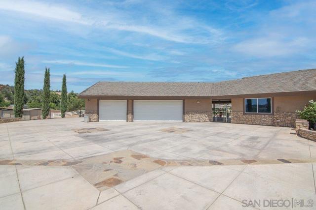 Image 4 of 75 For 37789 Avenida La Cresta