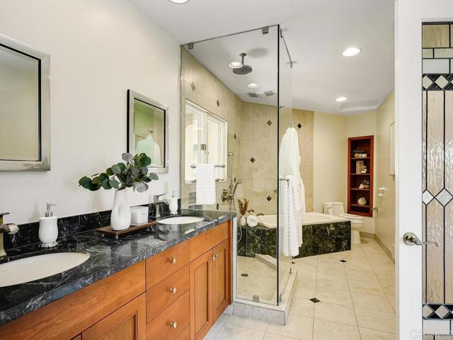 6418 Paseo Delicias, Rancho Santa Fe CA: https://media.crmls.org/mediaz/6c55c1db-8e29-42f6-a895-846d94fa90b0.jpg