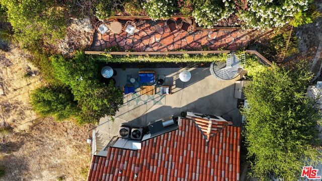 3418 Dorothy Road, Topanga CA: https://media.crmls.org/mediaz/6c55d457-5d3b-4c69-bf9a-3b2daaa17624.jpg