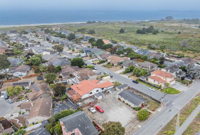 1490 Cabrillo Highway, Half Moon Bay CA: https://media.crmls.org/mediaz/6c564127-9d61-4f5c-a411-b836efeb2e02.jpg