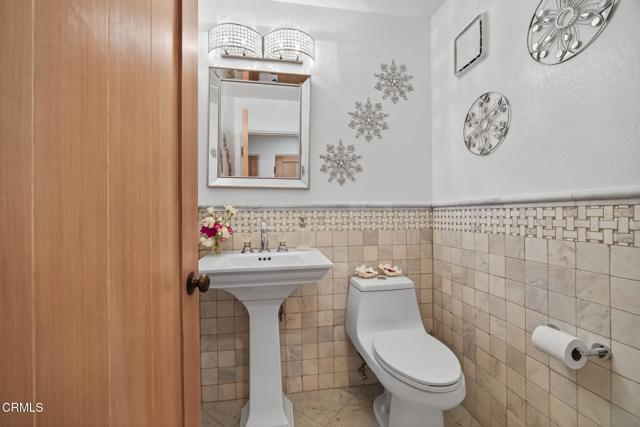 1454 S La Luna Avenue, Ojai CA: https://media.crmls.org/mediaz/6c56457d-db76-4ca2-89cb-abc247ee9ee8.jpg