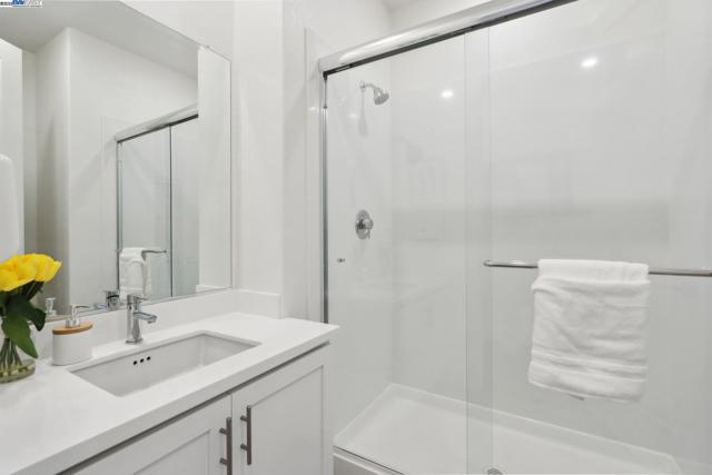5623 Central Pkwy, Dublin CA: https://media.crmls.org/mediaz/6c566ddb-503a-40d4-9296-c7adbbe50e80.jpg
