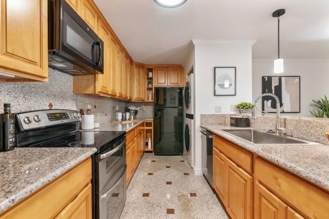 1 Appian Way, South San Francisco CA: https://media.crmls.org/mediaz/6c56ad29-3559-491c-a4ca-b91ac8c9f498.jpg