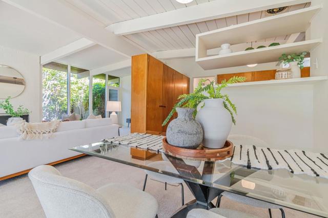26 Roosevelt Circle, Palo Alto CA: https://media.crmls.org/mediaz/6c56ad48-547a-46b5-af84-ccb44b700e14.jpg