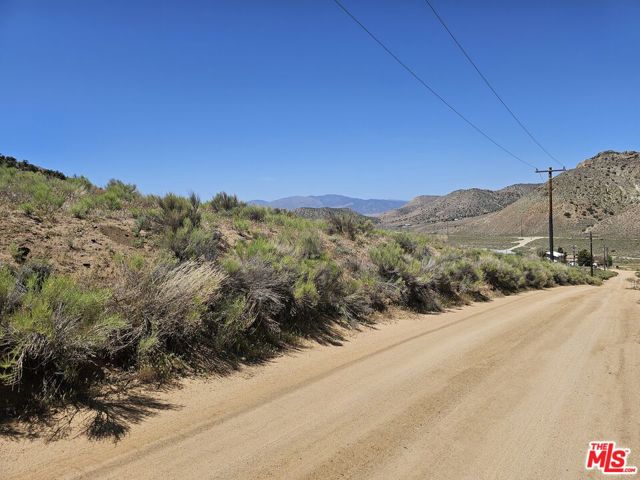 0 Pine Grove Dr, Tehachapi CA: https://media.crmls.org/mediaz/6c56c8ef-a8a2-4ca1-be79-daf05c0d05c5.jpg