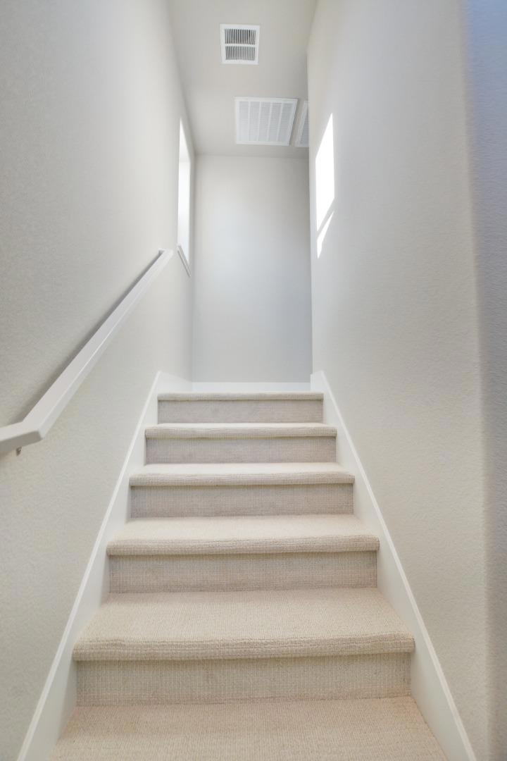 https://media.crmls.org/mediaz/6c57b040-2839-475d-8720-43f1d817114f.jpg?preset=X-Large