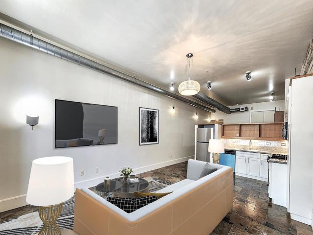334 Santana Row, San Jose CA: https://media.crmls.org/mediaz/6c589ab5-ad3c-4b18-8967-4655f379672d.jpg