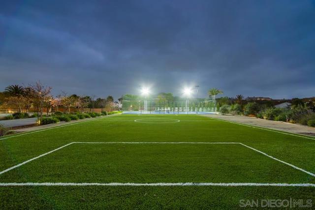 2885 Gate Three Place, Chula Vista CA: https://media.crmls.org/mediaz/6c58acbb-b28c-4882-b3c6-1618cd6ee08e.jpg