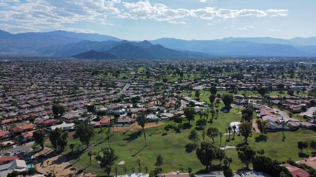 42510 Glass Drive, Bermuda Dunes CA: https://media.crmls.org/mediaz/6c58e55b-1041-4bf9-aa32-056638ec27f5.jpg