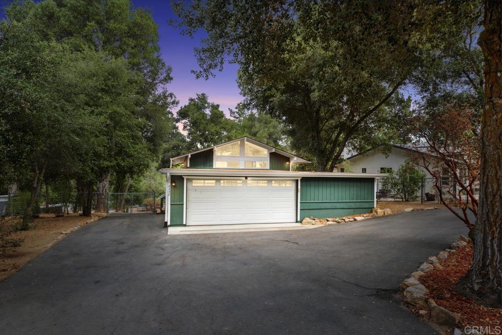 8438 Valley View Trail