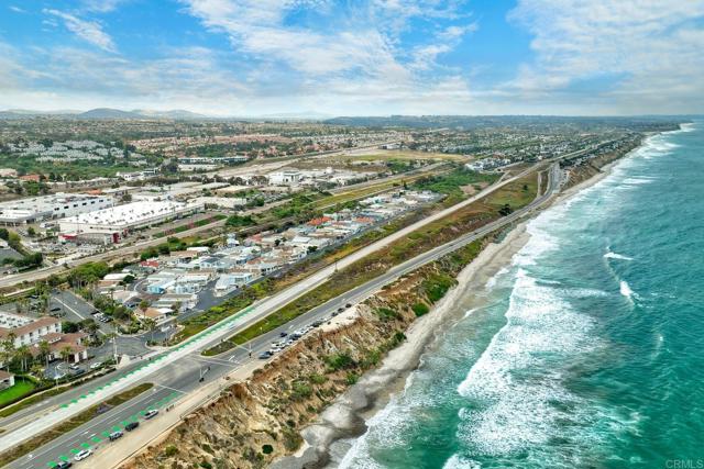 6496 Friendly Place, Carlsbad CA: https://media.crmls.org/mediaz/6c597614-cd0e-4b0c-be74-517f6ab8bcbe.jpg