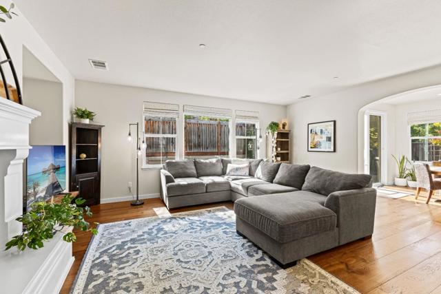 2846 Roundstone Drive, Gilroy CA: https://media.crmls.org/mediaz/6c5ac59d-a64c-404f-ae5e-f327a8cab865.jpg