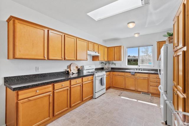 4160 Jade Street, Capitola CA: https://media.crmls.org/mediaz/6c5b59ce-136c-4619-bf40-42079e12e385.jpg