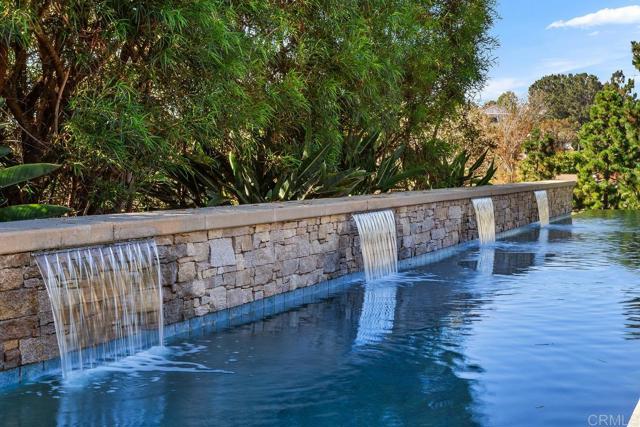 560 San Andres Dr., Solana Beach CA: https://media.crmls.org/mediaz/6c5b86ea-75e0-4abd-a997-79bc8f6bb126.jpg