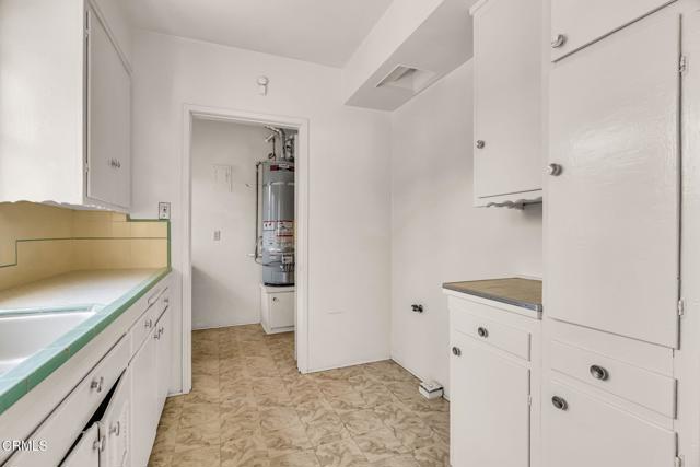 4419 4419 1/2 Corliss Street, Los Angeles CA: https://media.crmls.org/mediaz/6c5bd7eb-255c-4a05-afa7-2520f1b4f5e6.jpg
