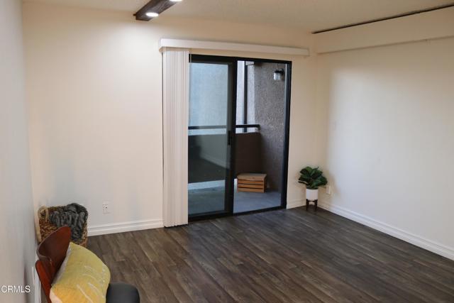 Detail Gallery Image 5 of 37 For 1450 Locust Ave #425,  Long Beach,  CA 90813 - 1 Beds | 1 Baths