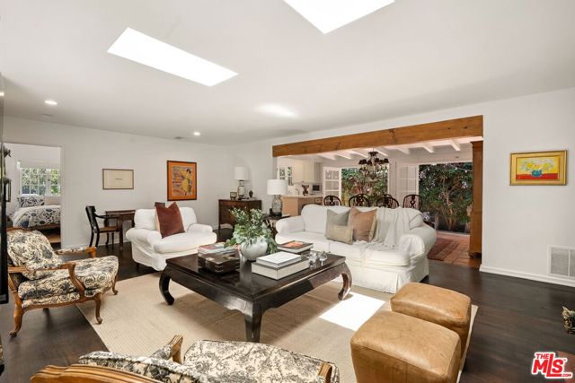 9742 Saturn Street, Los Angeles CA: https://media.crmls.org/mediaz/6c5c0ee4-44b0-48c5-b042-467390bbcc54.jpg