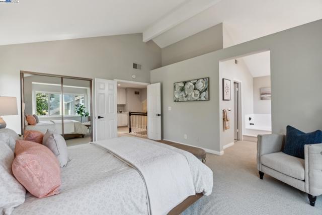 82 Applegate Way, Alameda CA: https://media.crmls.org/mediaz/6c5cd10c-01f0-4dba-a8fe-6315c7e9f549.jpg