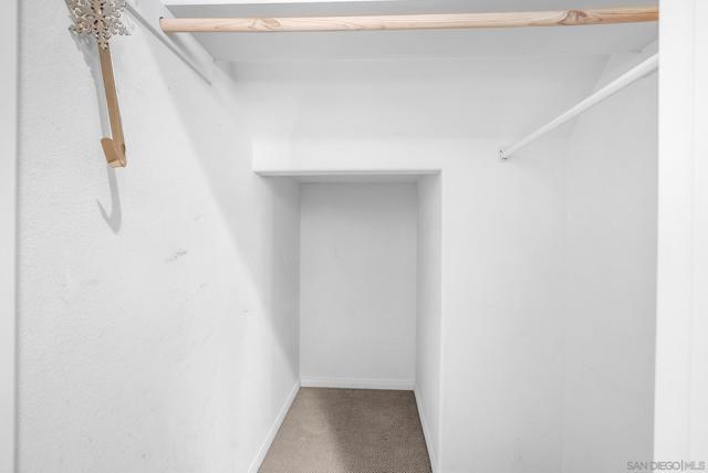 1670 Grasshopper Ln, Chula Vista CA: https://media.crmls.org/mediaz/6c5d4d0a-2326-4e9e-ae58-1239ec62bf8b.jpg