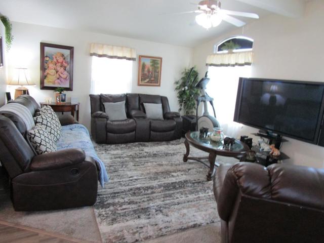 49 Blanca Lane, Watsonville CA: https://media.crmls.org/mediaz/6c5d6a8d-ac44-47d4-a77c-d919d5f1c3e7.jpg
