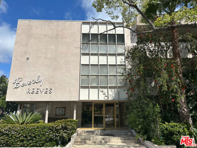 1440 Reeves Street, Los Angeles CA: https://media.crmls.org/mediaz/6c5d872b-8c38-4d9e-8d40-59b28e014caf.jpg