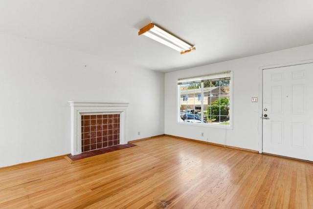 541 Diamond Avenue, South San Francisco CA: https://media.crmls.org/mediaz/6c5ed0bf-f30a-499c-8c8c-7acc81dcc2ca.jpg