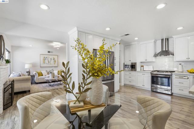 Image 19 of 39 For 4972 Minas Dr