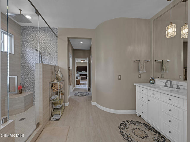 331 Briar Bluff Circle, Thousand Oaks CA: https://media.crmls.org/mediaz/6c6042ca-8e4d-4012-927c-096a273e098c.jpg