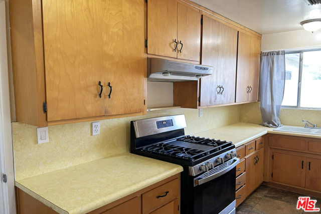 2513 Denmead Street, Lakewood CA: https://media.crmls.org/mediaz/6c608fc7-b147-46a6-97c7-240c99f9bea0.jpg