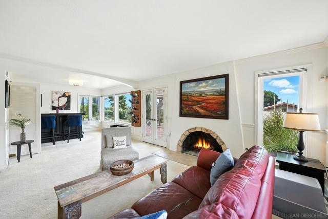4343 Avenida Gregory, Spring Valley CA: https://media.crmls.org/mediaz/6c609765-baf5-4a46-8240-455213be3a56.jpg