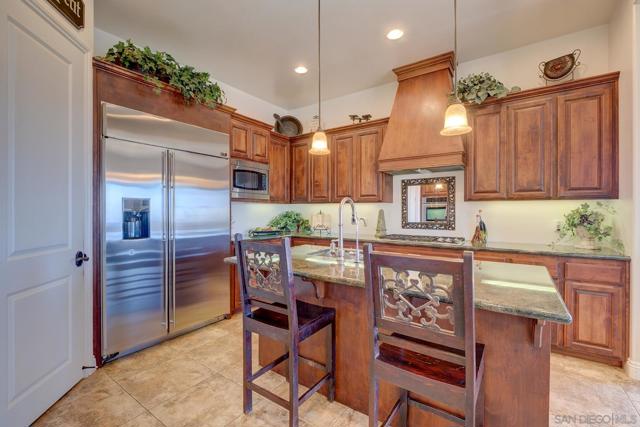 16677 Falcon Heights Rd, Ramona CA: https://media.crmls.org/mediaz/6c60e31a-a5fe-4467-9a81-ff1d168a5d15.jpg