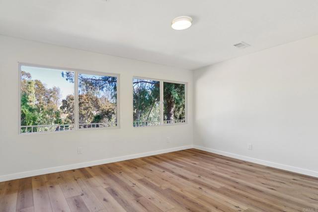 Image 31 of 65 For 589 Tyrone Street