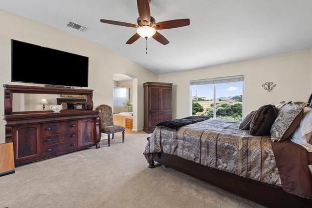 531 Via Vaquero Sur, San Juan Bautista CA: https://media.crmls.org/mediaz/6c61c813-332f-446e-b9c4-46e518d8f16b.jpg