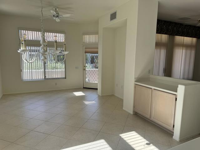 78417 Willowrich Drive, Palm Desert CA: https://media.crmls.org/mediaz/6c61f2de-369c-479b-98e7-c69e243942f5.jpg