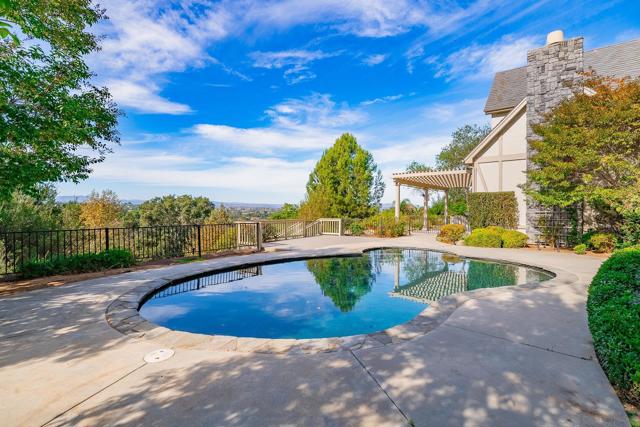 5 Rolling View Lane, Fallbrook, California 92028, 5 Bedrooms Bedrooms, ,5 BathroomsBathrooms,Single Family Residence,For Sale,Rolling View Lane,240024533SD