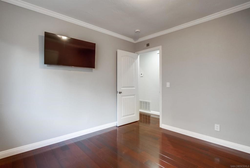 MLS #250043618SD image #14