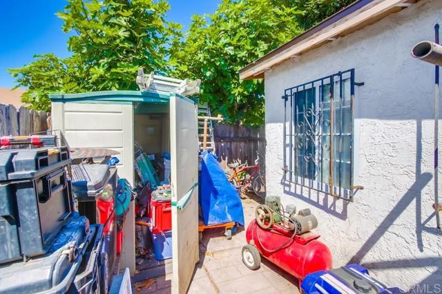 1828 34 B Avenue, National City CA: https://media.crmls.org/mediaz/6c62728d-031d-40c2-bb85-375bc21316f1.jpg