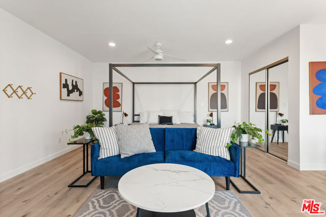 5918 S La Cienega Boulevard, Los Angeles CA: https://media.crmls.org/mediaz/6c62dbe1-55aa-4e82-b87b-ee9d187f272b.jpg