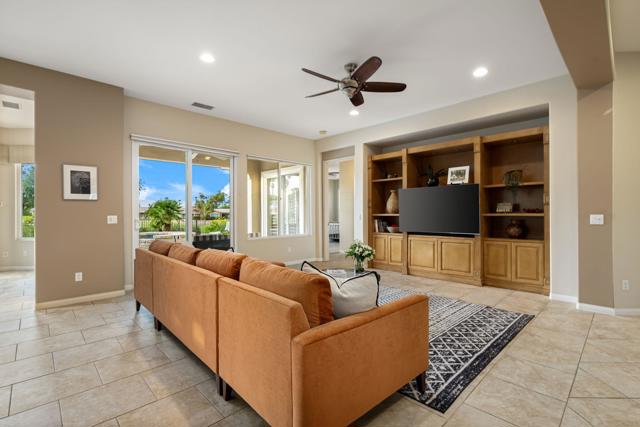 81196 Victoria Lane, La Quinta CA: https://media.crmls.org/mediaz/6c62dcd0-a9df-45e4-9992-b6161de339cd.jpg