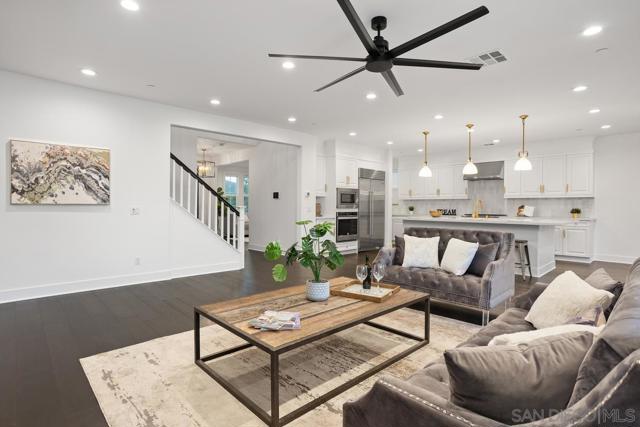 2807 California Poppy Street, Escondido CA: https://media.crmls.org/mediaz/6c6327e6-0af3-4f12-9410-36429bed9f9a.jpg