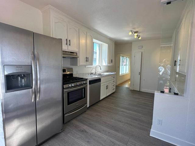 3050 22nd Avenue, Oakland CA: https://media.crmls.org/mediaz/6c6337e8-71d8-432c-ae1f-1a976bb73fd2.jpg
