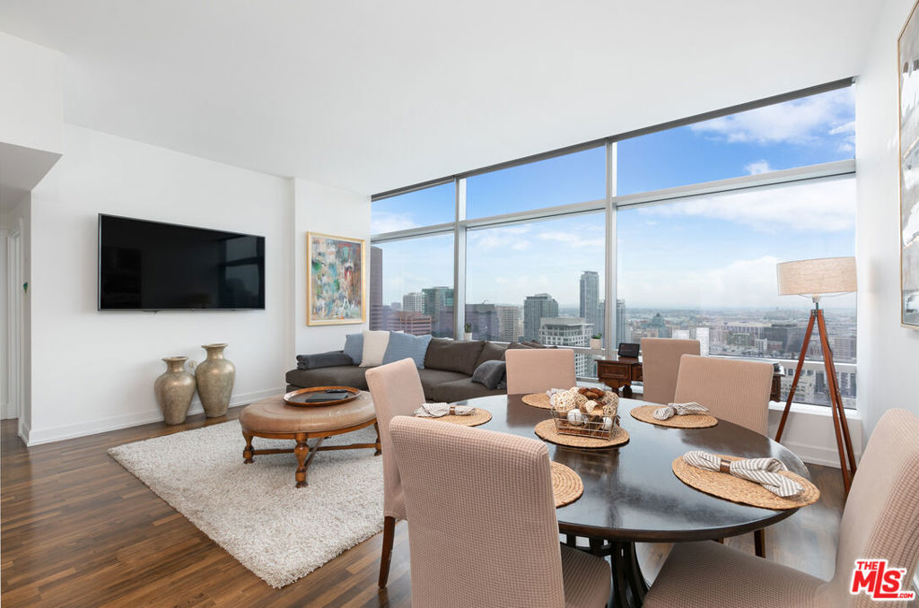 900 W Olympic Boulevard 31I, Los Angeles, CA 90015