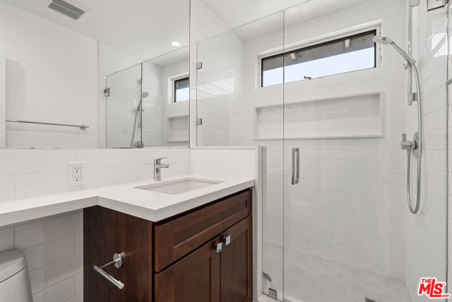 8906 Earhart Avenue, Los Angeles CA: https://media.crmls.org/mediaz/6c63c5e0-fd05-430a-8489-884edd4ae293.jpg