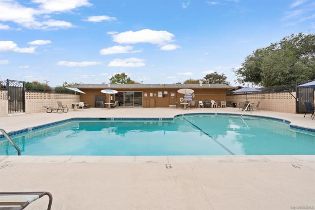 540 Oakdale Ln, El Cajon CA: https://media.crmls.org/mediaz/6c63f3f8-eea9-4436-9626-c002e07b095d.jpg