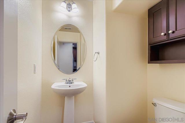 17019 Camino Marcilla, San Diego CA: https://media.crmls.org/mediaz/6c65832d-8c01-4ce6-88da-8df762ff4f16.jpg