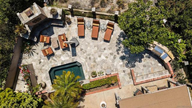 3245 Brookside Ln, Encinitas CA: https://media.crmls.org/mediaz/6c658753-7862-4110-b3db-c712f40fd49c.jpg