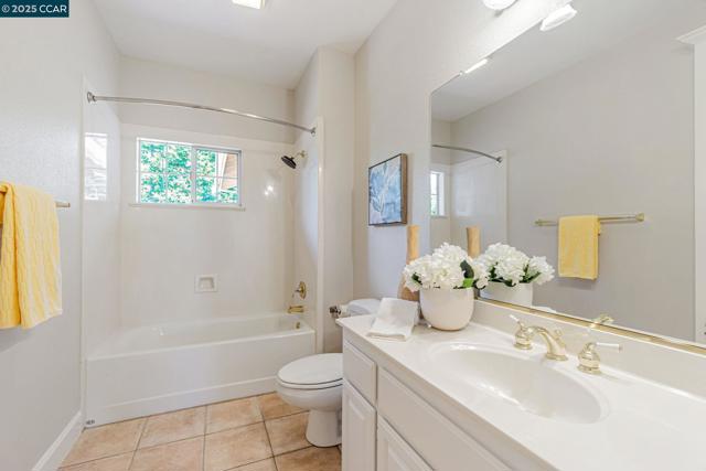 631 La Vista Rd, Walnut Creek CA: https://media.crmls.org/mediaz/6c660957-00e7-43ee-aa8c-5bc75f644d03.jpg