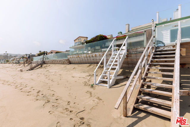 23614 Malibu Colony Road, Malibu CA: https://media.crmls.org/mediaz/6c662c50-f240-4d77-be55-e31a665980f0.jpg