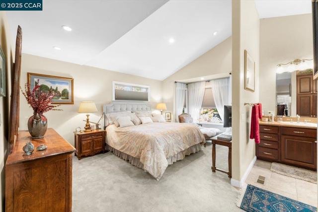 3121 Del Oceano Dr, Lafayette CA: https://media.crmls.org/mediaz/6c663259-7195-47cf-abb7-929d5adbe60b.jpg